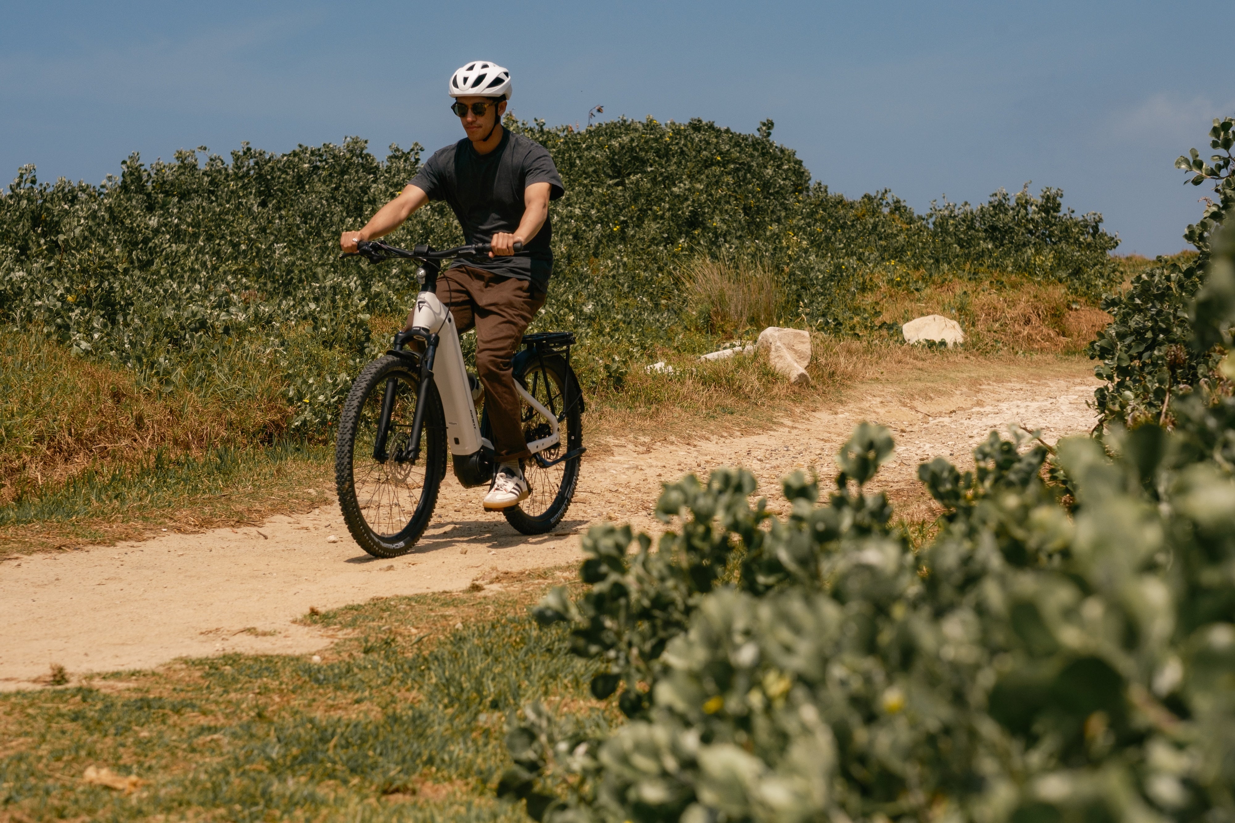 electric bicycles sunshine coast Leoguar Zephyr ST Beach Cruiser Ebike, 500W Motor, Extra-Wide Saddle, Comfortable Bike for Beach & City Rides, Neon Lime and a Shimano 7 Electric Bikes | E-Bikes MTN